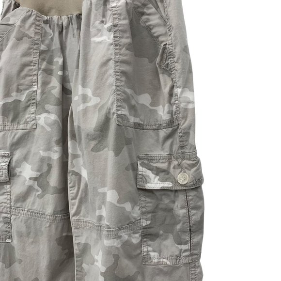 A Pea in the Pod Size Large Maternity Cropped Cargo Camouflage Casual Pants - Picture 5 of 9